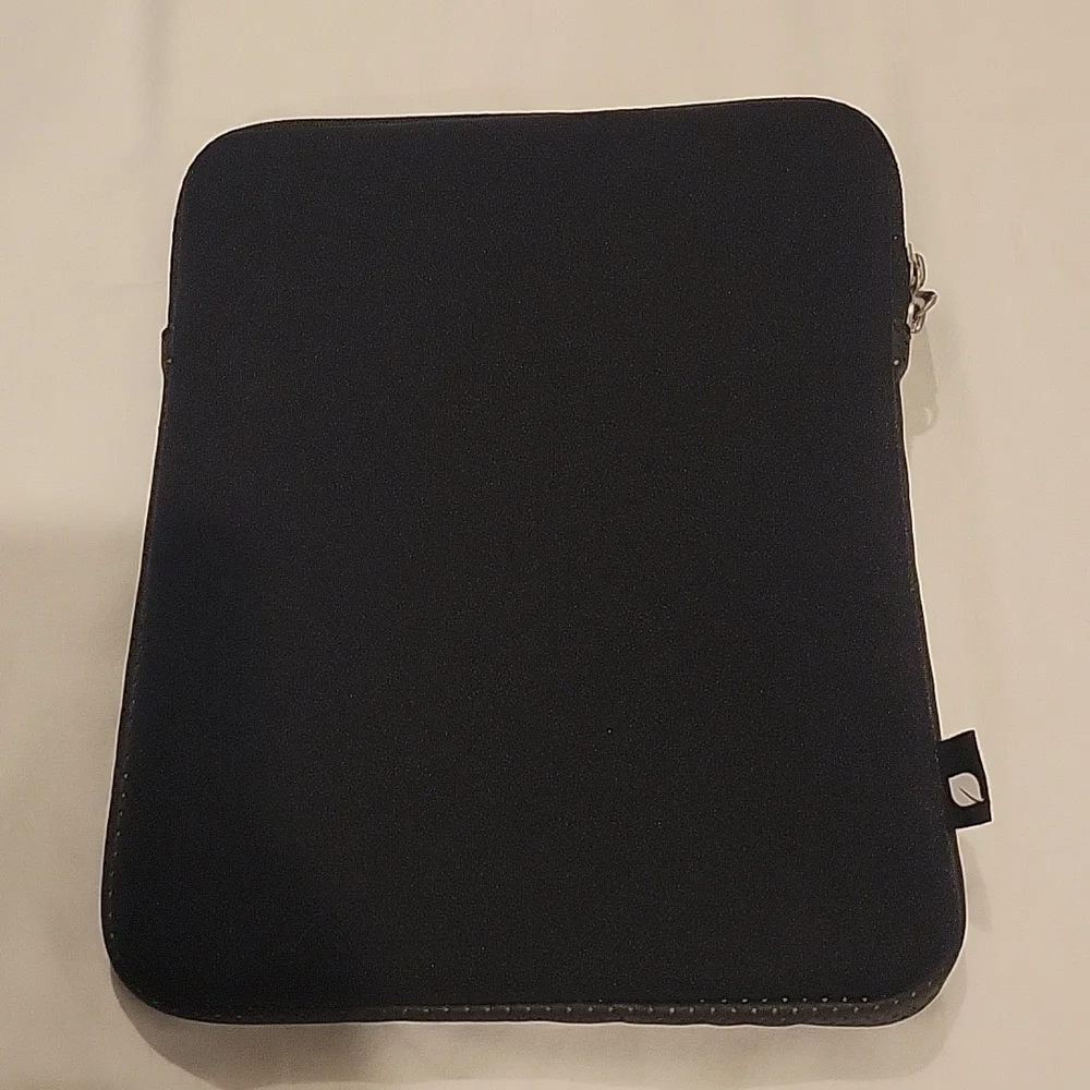 Padded tablet case with cleaning cloth